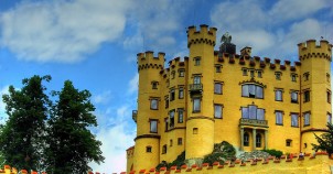 Hohenschwangau Castle in Bavaria - photo via Flickr:joiseyshowaa