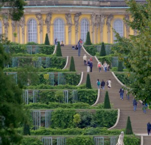 Schloss Sanssouci in Potsdam - Photo via Flickr:extranoise