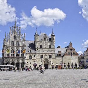 Grote Markt in Mechelen. Photo via Flickr:Paul Hermans