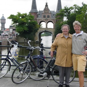 Hennie with her 84 year old mother in 2005 in Sneek