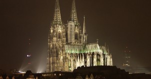 Cologne Cathedral at night - photo courtesy of Wikimedia Commons