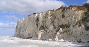 The famous chalk cliffs - photo via Wikimedia Commons: Ricardo Boimare