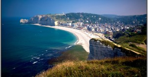 The famous Etretat cliffs in Normandy! Photo via Flickr:Moyan Brenn