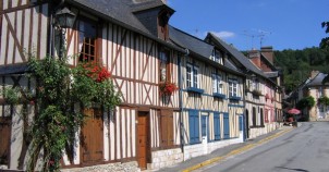 Typical Normandy Village - photo by Wikimedia Commons:Mahlum