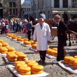 Cheese market in Gouda. Photo via Wikimedia Commons:Johi