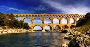 Pont du Gard, Avignon. Photo via Flickr:Wolfgang Staudt