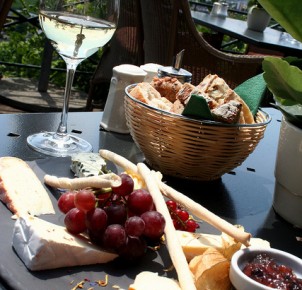 Wine Tasting in the Rheingau. Photo via Flickr:Megan Mallen