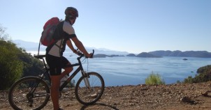 Cycling along the southern Turkish Coast - photo by Tobias Lohmann