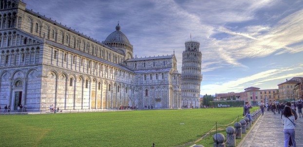 Leaning tower of Pisa - photo via Flickr:Niels J Buus Madsen