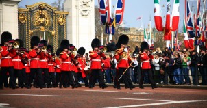 Changing of the Guard in front of Buckingham Palace. Photo via Flickr:laszio-photo
