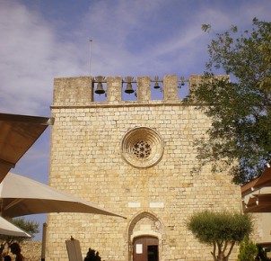 Sant Marti d'Empuries - photo via Flickr:Jaume Meneses