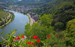 Cochem - photo via Flickr:Random_fotos