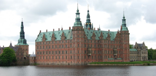 Frederiksborg Castle in Hillerod (near Copenhagen) - photo via Flickr:caspermoller